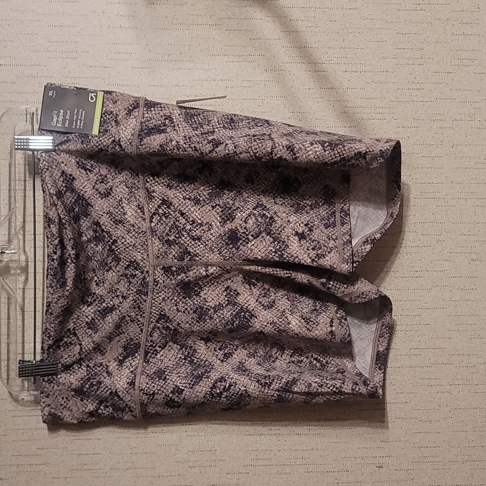 *FINAL* GAP GapFit Eclipse Super High Rise Short: Gray Snake Print: NWT: SZ XL